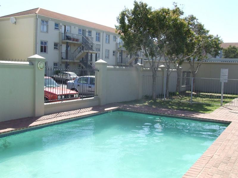 To Let 2 Bedroom Property for Rent in Guldenland Western Cape